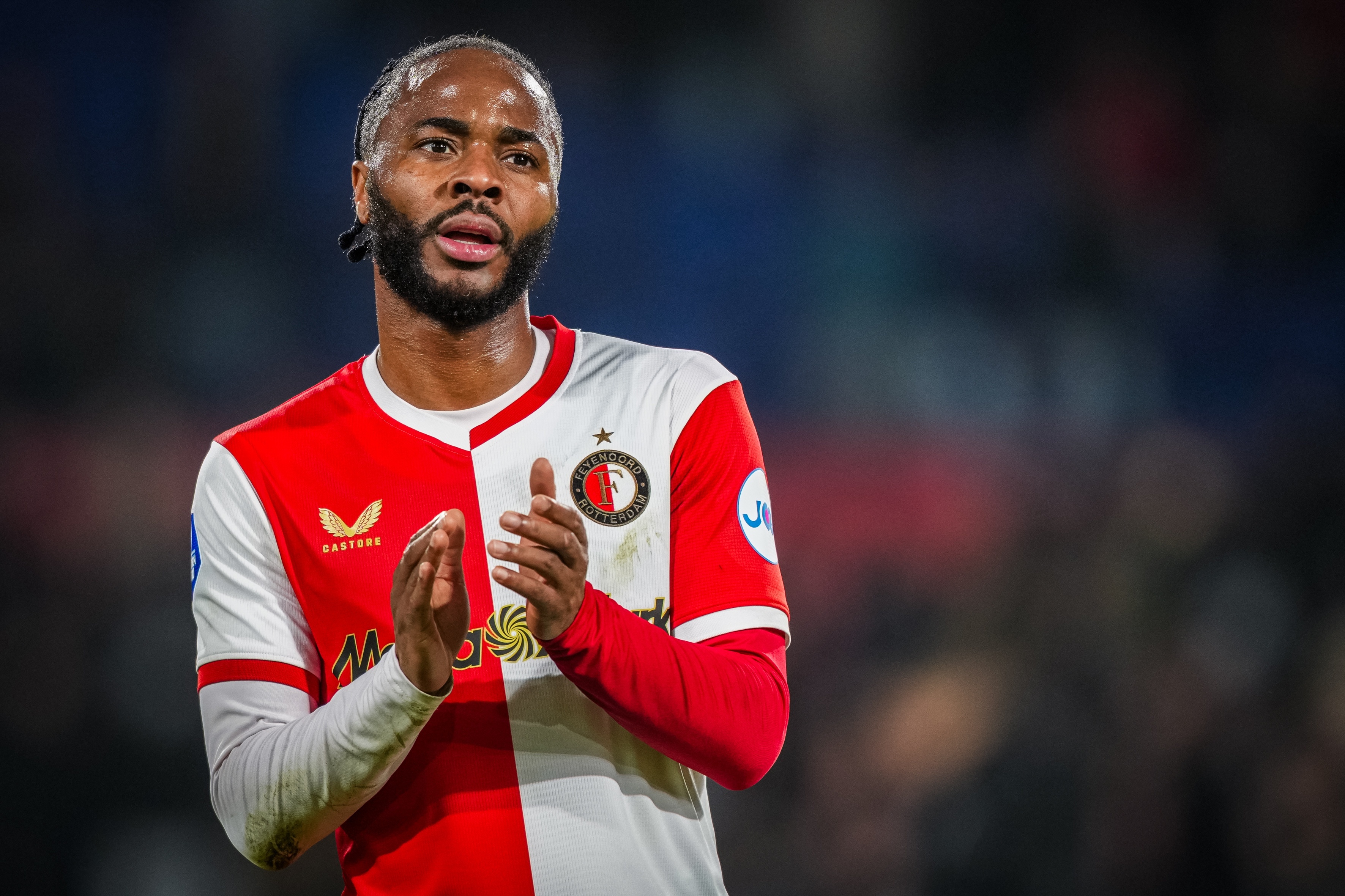 华体在线登录官网-前费耶诺德主帅:费耶诺德应与斯特林解约,这种状态最好直接退役