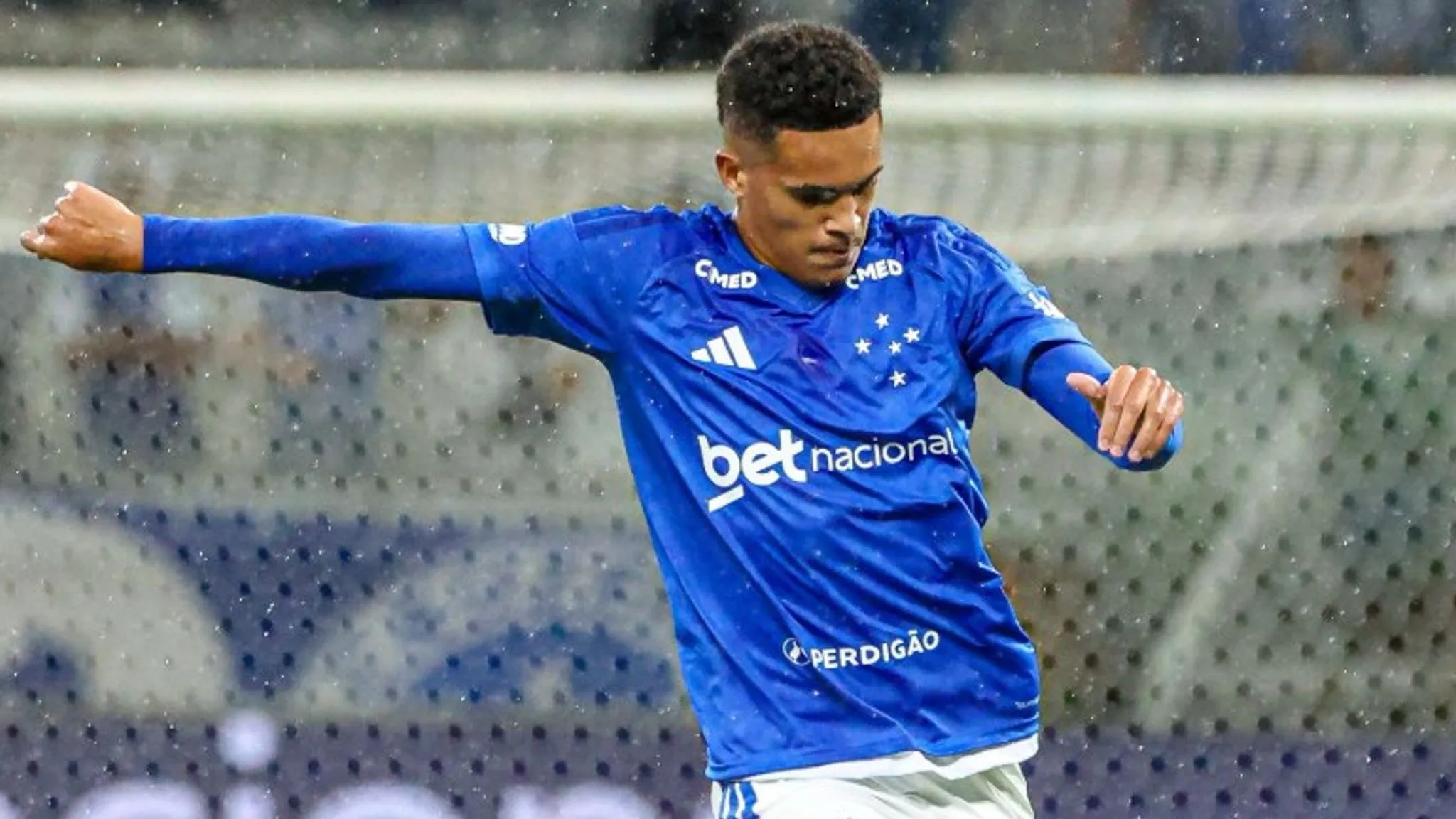 华体在线登录官网-自官宣今夏将转会多特后,17岁普拉特斯未再为克鲁塞罗出场